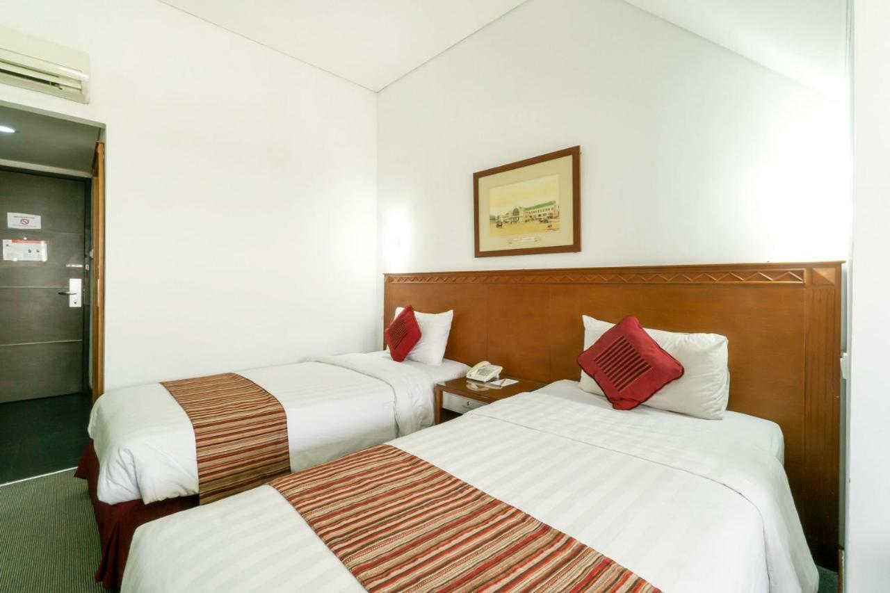 Sofyan Hotel Cut Meutia Джакарта Экстерьер фото